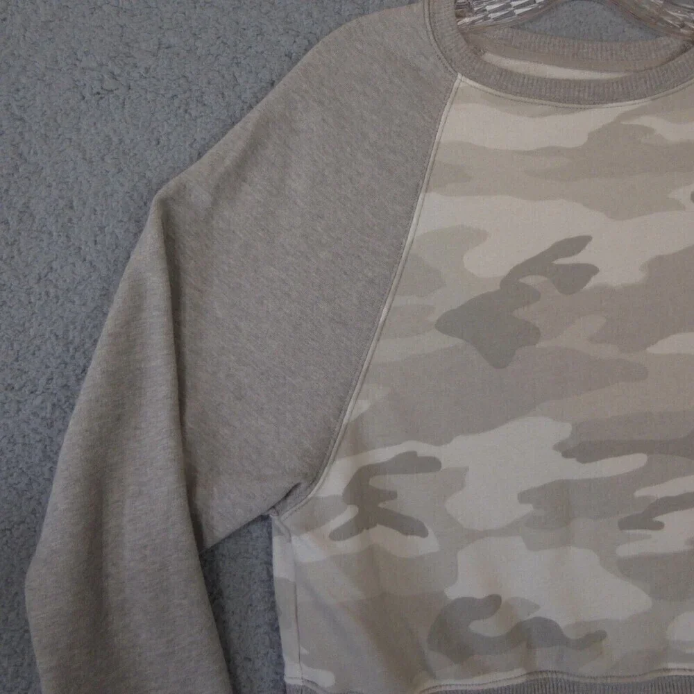 American Eagle Sweatshirt Women's XS Gray Camouflage Super Soft Long Sleeve Crop